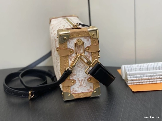 WIS MM SIDE VUITTON TRUNK LOUIS 1030